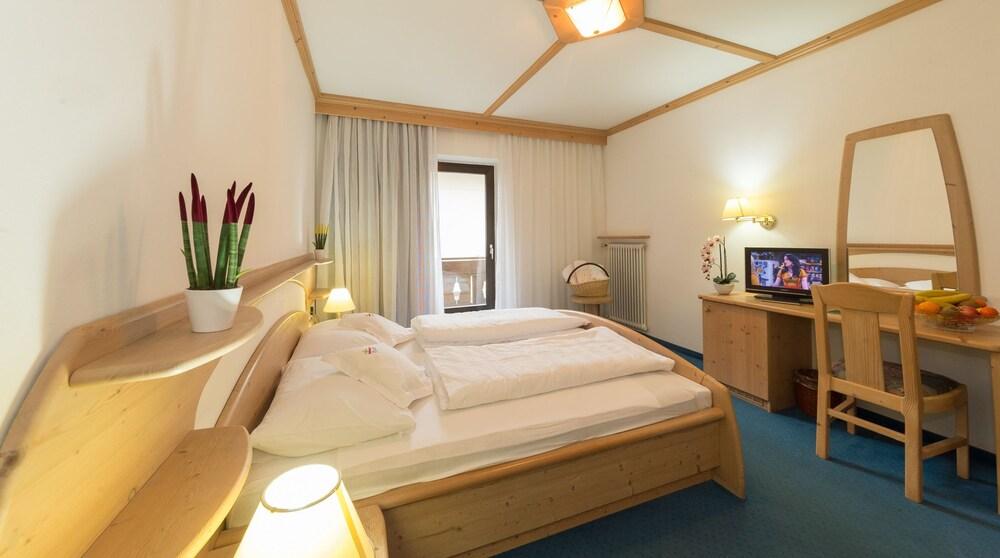 Hotel Hellweger Campo Tures Esterno foto