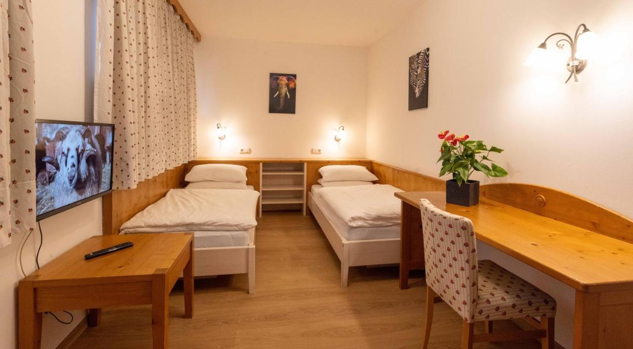 Hotel Hellweger Campo Tures Esterno foto