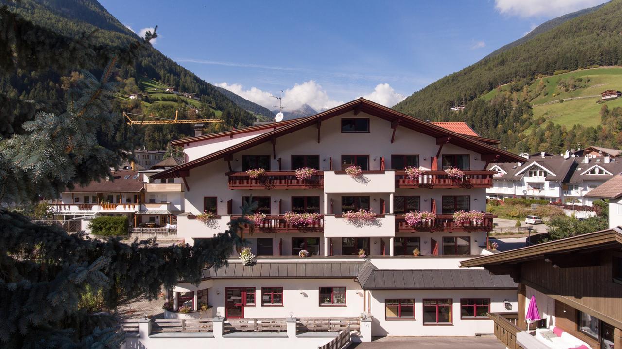 Hotel Hellweger Campo Tures Esterno foto
