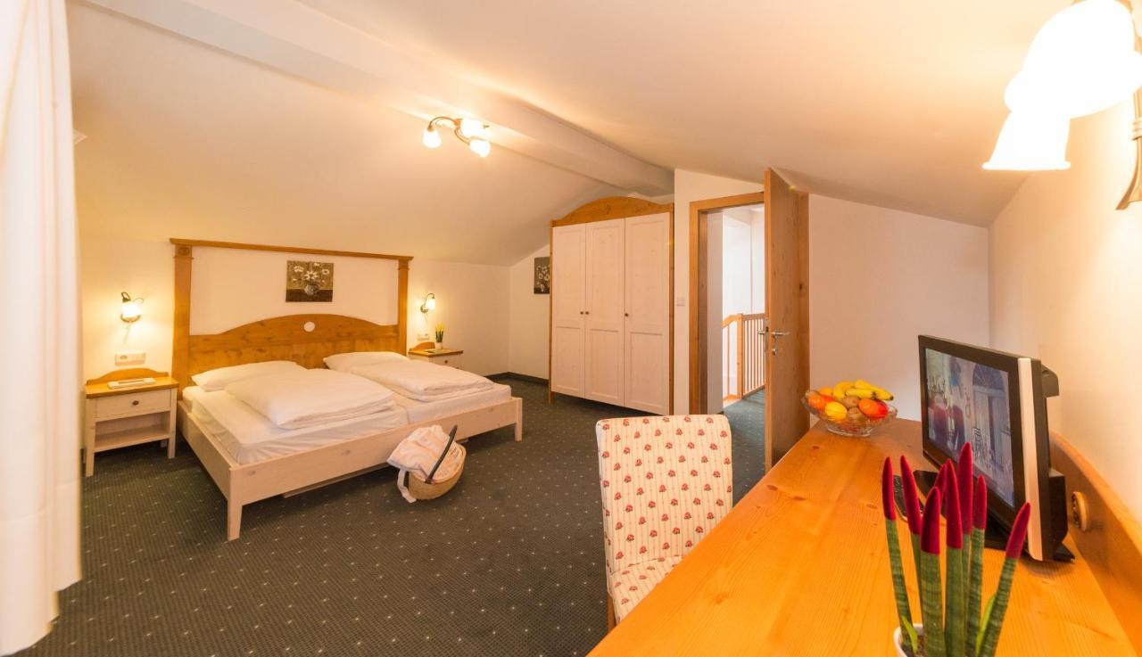Hotel Hellweger Campo Tures Esterno foto